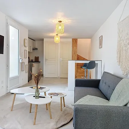 Le Jardin Des Plantes Et F2 Au Calmes, Terrasse, Stationnement Gratuit Апартаменты *