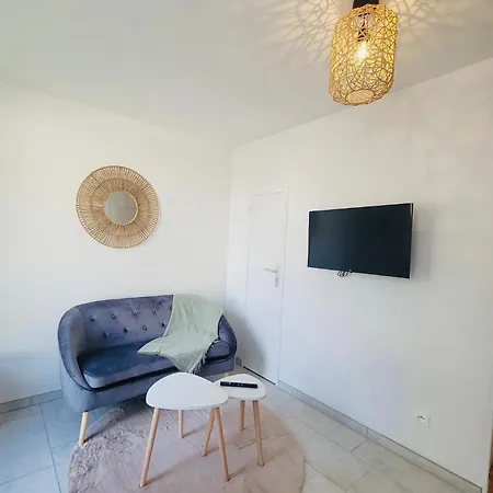 Le Jardin Des Plantes Et F2 Au Calmes, Terrasse, Stationnement Gratuit * Rouen