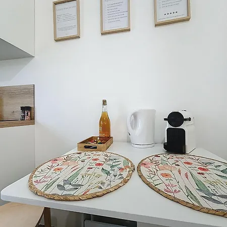 Le Jardin Des Plantes Et F2 Au Calmes, Terrasse, Stationnement Gratuit