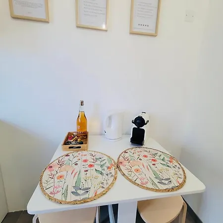 Apartment Le Jardin Des Plantes Et F2 Au Calmes, Terrasse, Stationnement Gratuit