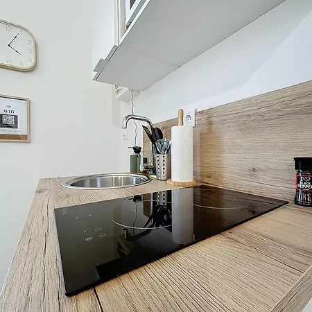 Le Jardin Des Plantes Et F2 Au Calmes, Terrasse, Stationnement Gratuit Апартаменты *