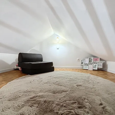 Апартаменты Le Jardin Des Plantes Et F2 Au Calmes, Terrasse, Stationnement Gratuit *