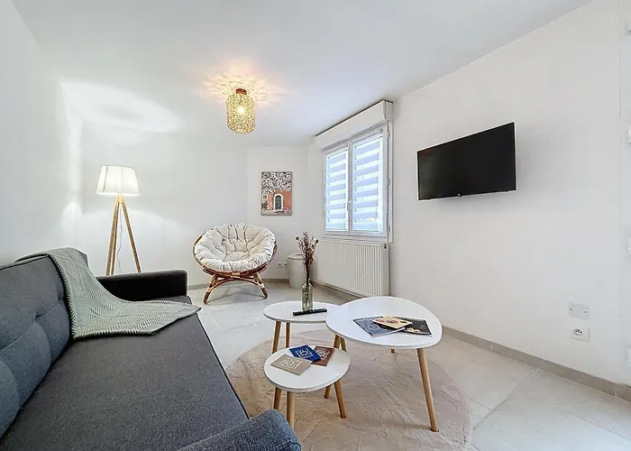 Le Jardin Des Plantes Et F2 Au Calmes, Terrasse, Stationnement Gratuit Rouen