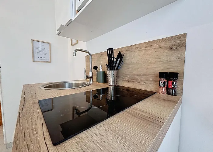 Le Jardin Des Plantes Et F2 Au Calmes, Terrasse, Stationnement Gratuit *