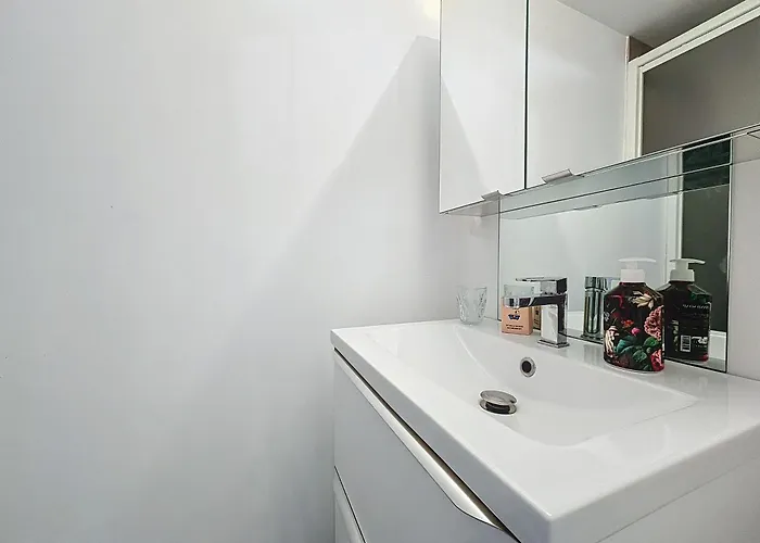 Le Jardin Des Plantes Et F2 Au Calmes, Terrasse, Stationnement Gratuit * Rouen