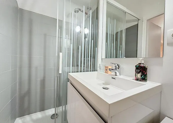 Le Jardin Des Plantes Et F2 Au Calmes, Terrasse, Stationnement Gratuit Appartement Rouen