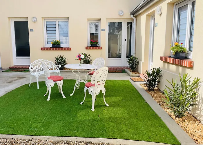 Le Jardin Des Plantes Et F2 Au Calmes, Terrasse, Stationnement Gratuit Appartement *